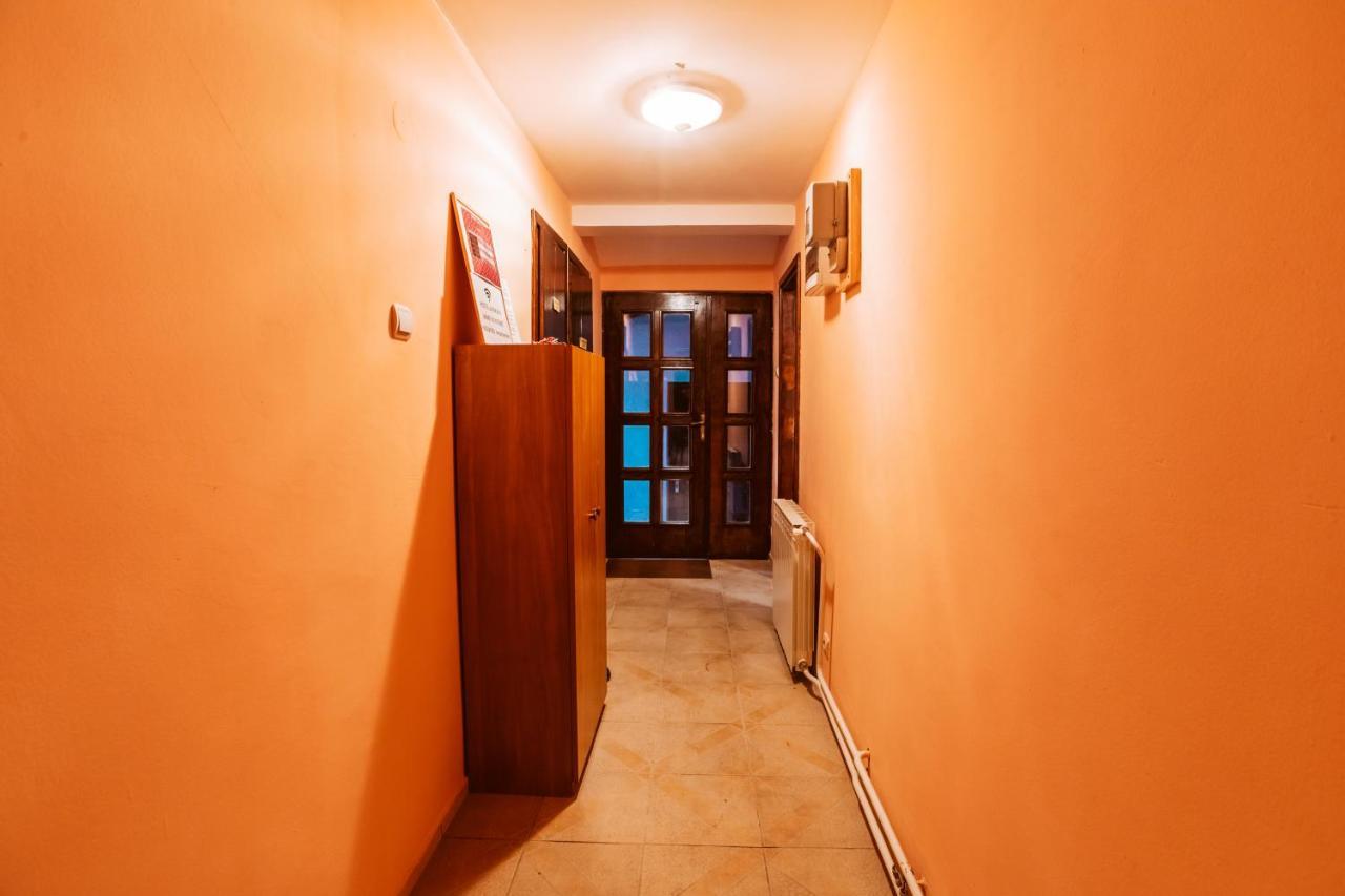 Hostel Laufer Novi Sad Exterior foto