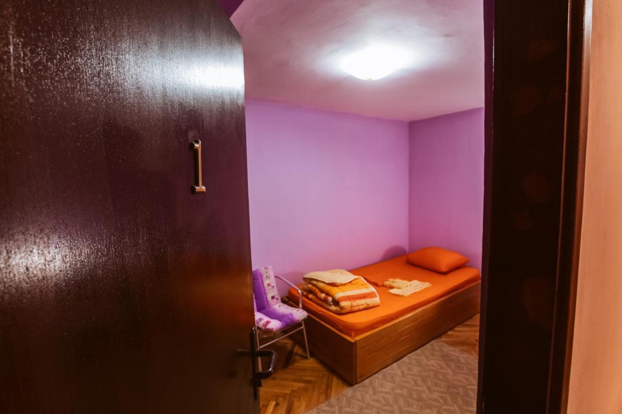 Hostel Laufer Novi Sad Exterior foto