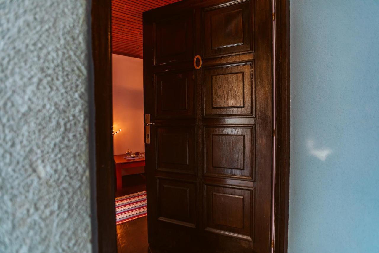 Hostel Laufer Novi Sad Exterior foto